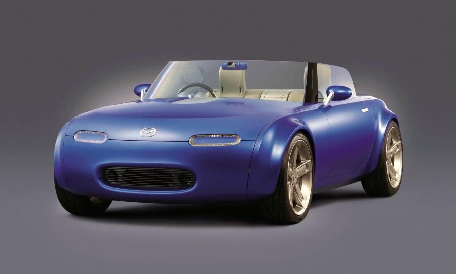  Mazda Ibuki Concept 2003 года  (фото 9 из 18)